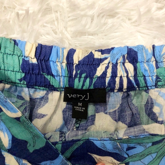 Two Piece Set - Picture 2 of 4